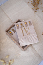Load image into Gallery viewer, Gemma - Nude Mini Necklaces Tray
